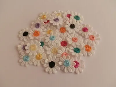 30 Very Pretty Vintage Style Embroidered Daisy Flowers Applique Motifs • £3.50