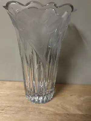 Crystal Vase Mikasa Crystal Frosted Glass Wild Lily Vase 9.75 In. • $18