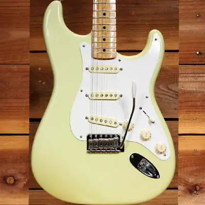 FENDER 2015 FSR Classic Series 50s Stratocaster Apple Green Strat 65465 • $799