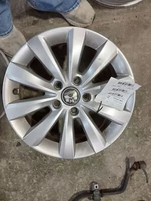 2013-2019 Volkswagen Beetle Wheel Rim 16x6-1/2 Alloy 10 Spoke • $110