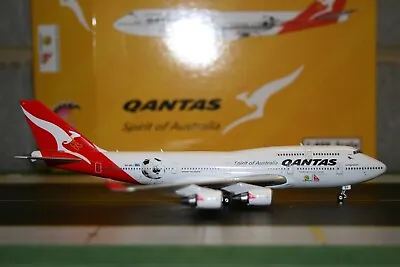 Phoenix 1:400 Qantas Boeing 747-400 VH-OEJ  Fifa World Cup  (11010) Model Plane • $101.45