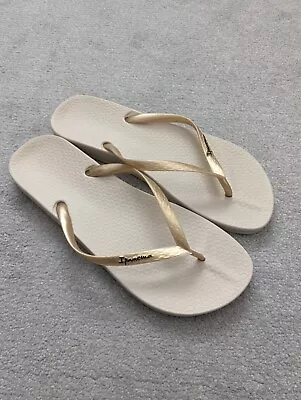 Women's Ipanema Anatomica Tan Slip On Flip Flops In Gold - Size 6 New & Unworn • £8.50