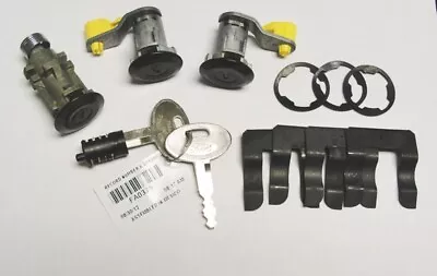$109.95 • Buy NOS!! 87-93 Ford Mustang Doors Trunk Glove Box Lock Key Set OEM F2ZZ-6121984-A