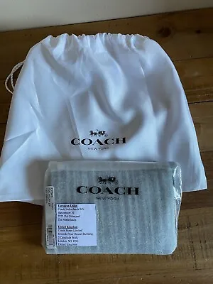 £35 • Buy Coach Corner Zip Wristlet With Coach Monogram Print And Dust Bag - Green