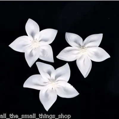 1 X Lily Hair Clip Slide Or Broach - White Flower Corsage With Pearl Detail • £3.99