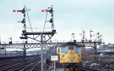 ORIGINAL 35mm RAILWAY SLIDE BR DIESEL 26022 AT ABERDEEN In MAY 1979 • £3.99