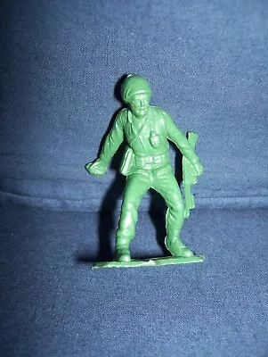 Vintage Marx/MPC WWII Grenade Throwing Figure Used Green • $9.99