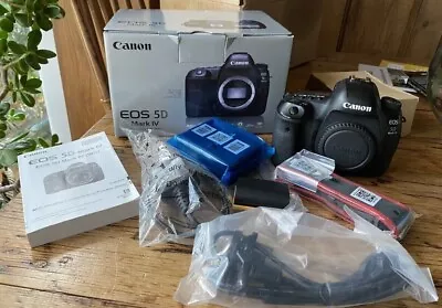 Canon EOS 5D Mark IV 30.4MP Digital SLR Camera - Black (Body Only) • £1100