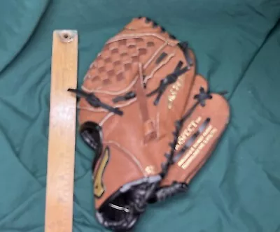 Mizuno Prospect Power Close Right Hand Throw Kids Baseball Glove GPP1000Y1-Brown • $15