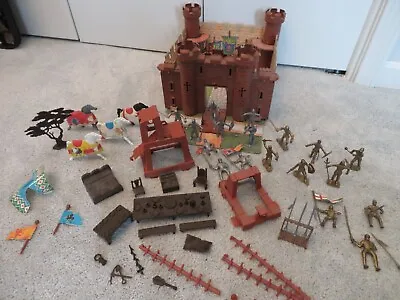 King Arthurs Castle 1992 Medieval Knights Figures Play Set Towers Catapult Vtg • $28.50