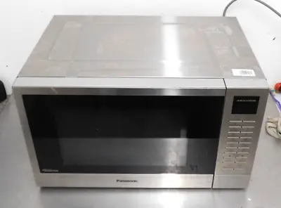 Panasonic NN-ST48KSBPQ Freestanding Solo Microwave 1000W 32L  For Parts  • £49