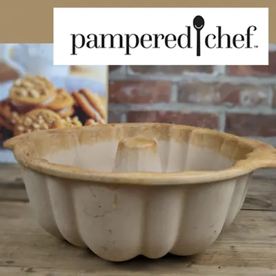 $26 • Buy Pampered Chef Fluted Bundt Pan Family Heritage Stoneware Retired 1440