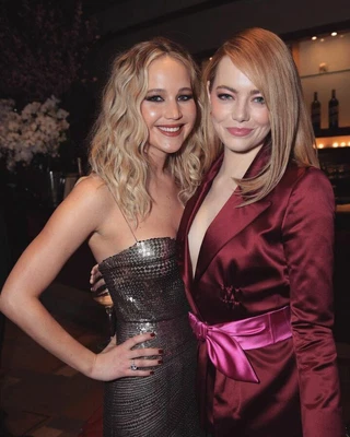 $28.99 • Buy Jennifer Lawrence & Emma Stone In A 11  X 14  Glossy Photo Poster