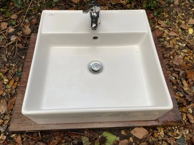£20 • Buy  Used  Porcelanosa White Ceramic Wall Mounted Sink Basin 18x18 Overall Size 