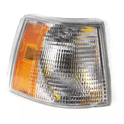 VO2551101 Fits 1993-1997 Volvo 850 Passenger Side Front Reflector Dual Bulbs • $32.14