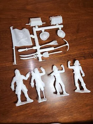Vintage MPC Ring Hand White Pirates And Accessories On Sprue Lot  • $17.50