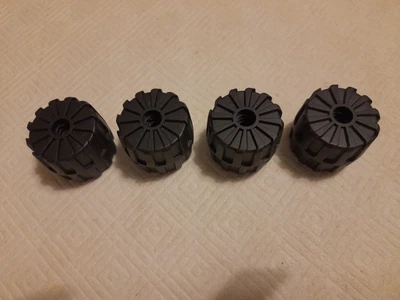 £2 • Buy 4 Meccano Medium Sized Wheels From 90s Set