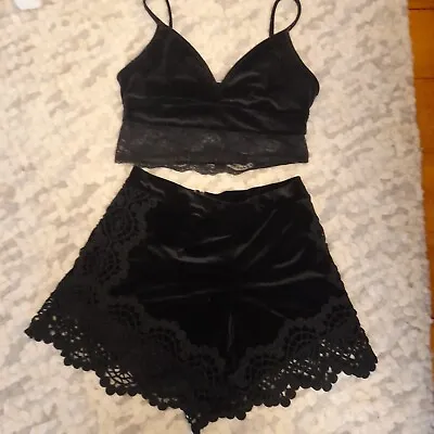 Topshop  Shorts And Crop Top Set Black Velvet And Lace 2 Pieces Size 10 • £9.99