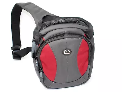 Tamrac Velocity 6z Compact Sling Pack - Black/Red • £19.99