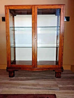 £40 • Buy Vintage Retro Glass & Wood Lockable Display Case/Drinks Cabinet/Cocktail Cabinet