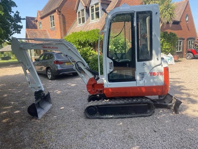 £10995 • Buy Takeuchi TB016 1.5 Ton Digger, Excavator Full Cab Low HRs  JCB HITACHI KOBELCO