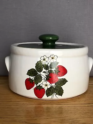 Vtg McCoy Strawberry Country Round Casserole Bean Pot #1421 With Lid - Nice! • $19.50