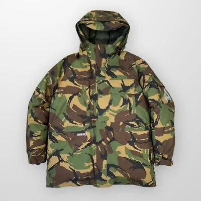 £495 • Buy Palace Gore-Tex Down Parka In Woodland DPM Camo
