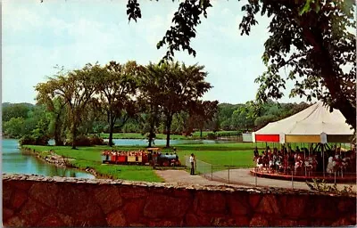 Vintage Postcard Vilas Park Zoo Train And Carousel Madison Wisconsin A7 • $7.99