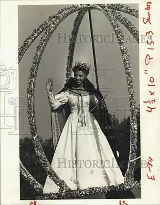 1983 Press Photo Miss Texas Southern University Ada Ejikeme-homecoming Parade-TX • $19.99