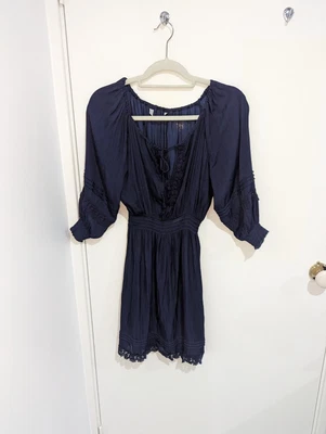 $15 • Buy Ladies Dresses Size 8