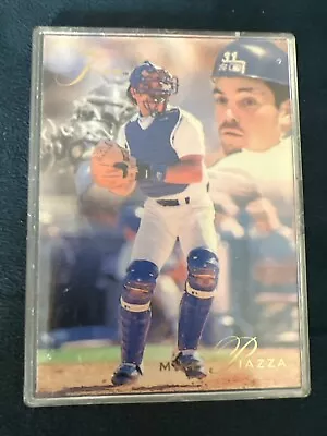 Mike Piazza RC Flair 1993 Mint Condition. Probably Psa 10 • $9