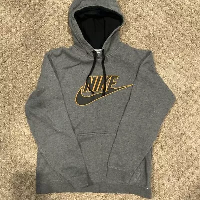 Vintage Nike Hoodie • $30