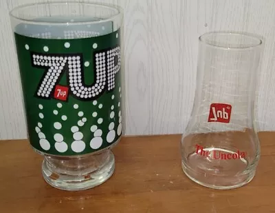  7-UP LOVERS! (2) VINTAGE The UNCOLA Clear Glasses Green Red Logo & Upside-down • $34