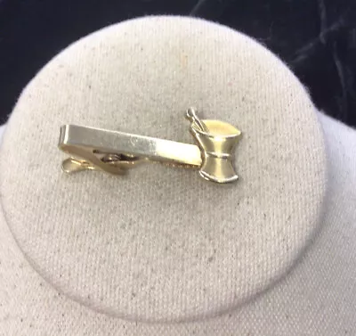 Vintage Mens Gold Tone Costume Martini Drink Tie Bar HH697 • $5.99