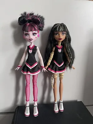 Monster High Fearleading Draculaura & Cleo De Nile Doll. • $149.41