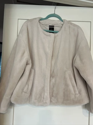 $32 • Buy ZARA Trf Faux Fur Soft Collarless Cropped Jacket Coat XL