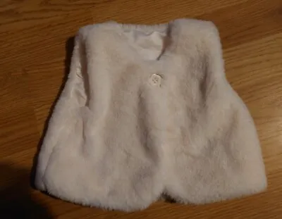 Girls 9-12 Months Faux Fur Gilet • £1.99