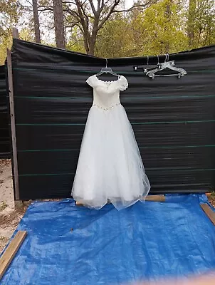 Beautiful Vintage Wedding Dress • $20