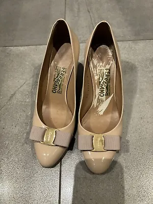 Salvatore Ferragamo Vara Bow Mid-heel Pumps Excellent Condition.  Size 7.5C • $120