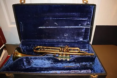 Vintage Trumpet - King Cleveland 600 W/ MouthPiece & Hard Case High School • $179.99