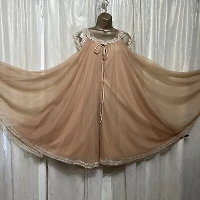 VTG S M Peignoir TWIRLY LUCIE ANN Fancy Robe Rich Blush LACE DOUBLE Nylon    • $179.99