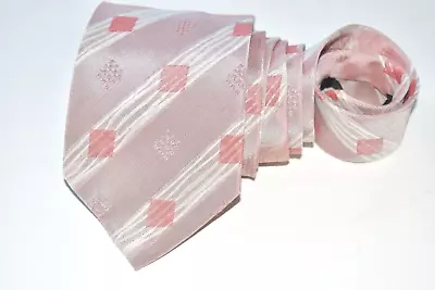 BUGATCHI MEN'S TIE PINK/GEOMETRIC Width: 3.5/8  Length:  578  • $14.98