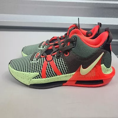 Nike LeBron Witness 7 Basketball Shoes Volt Crimson Green DM1123-001 Mens Size 8 • $69.99