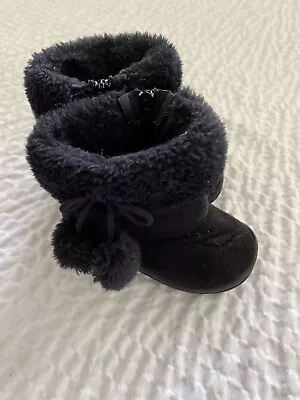 MAX COLLECTION Girl's Faux Fur Black Shearling Boots  Size 4 Toddler Shoes • $10.99