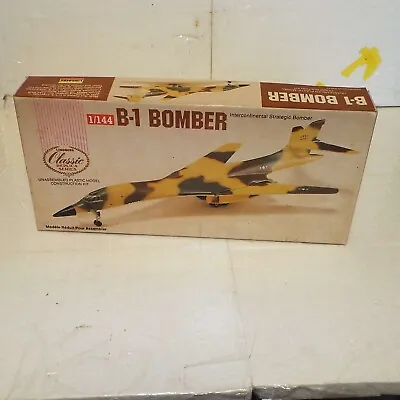 Niob Lindberg 542 1/144  B1 Bomber Plane Model • $15