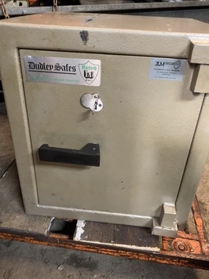 £185 • Buy Large Industrial Security Safe Heavy Duty Dudley Safes H20”  W18”  D17”