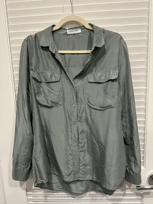 $29 • Buy Everlane Habotai Silk Button Down Blouse Sage Green Size Medium
