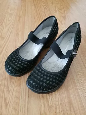 J-41 AdventureOn Black Leather Clogs Womens Size 9.5M • $25