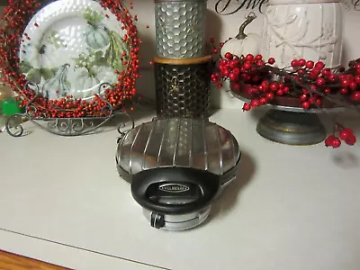 VillaWare Model 2004 Uno Classic Round Thin Waffler Maker Silver Tested Working • $36.89