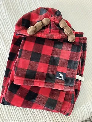 Abercrombie And Fitch Blanket • $30